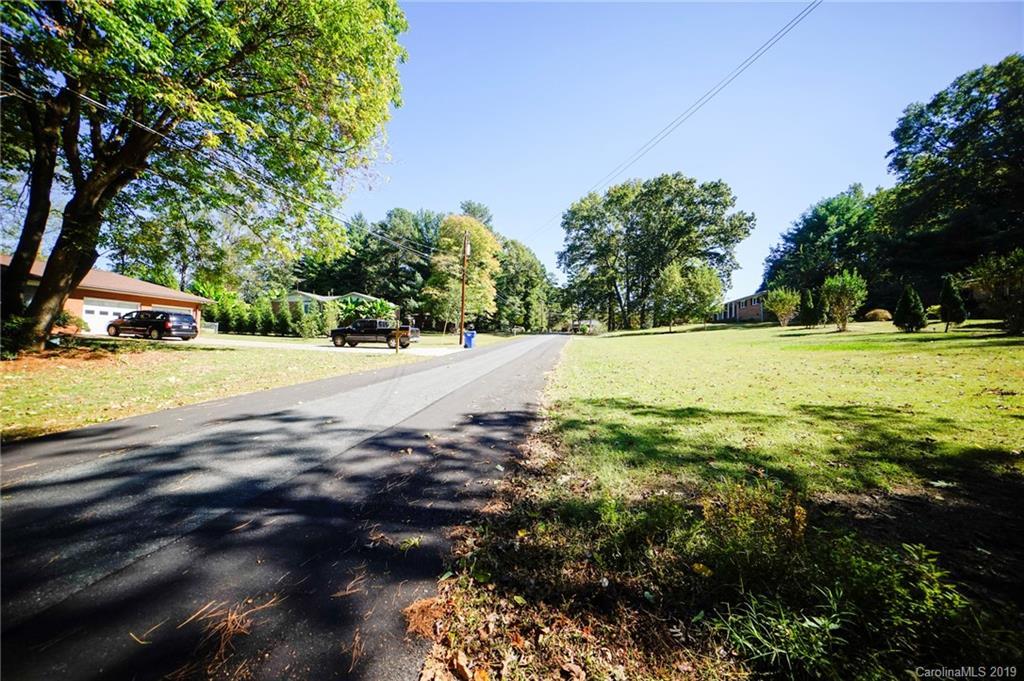 410 Primrose Dr., Salisbury, NC 28147