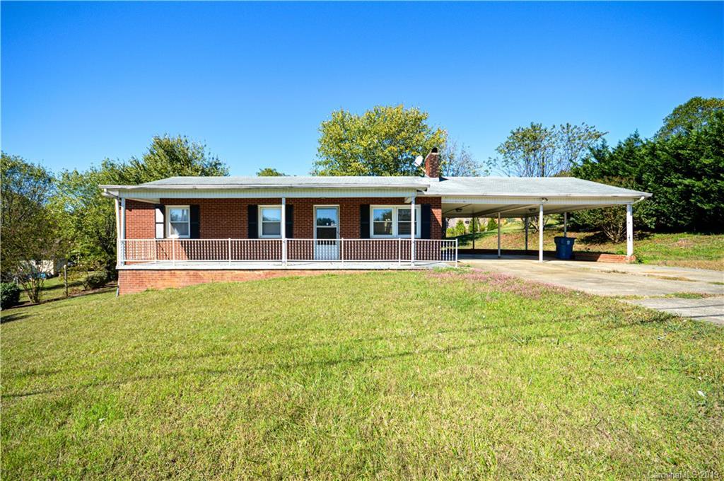 2710 Twin Meadows Dr., Hudson, NC 28638