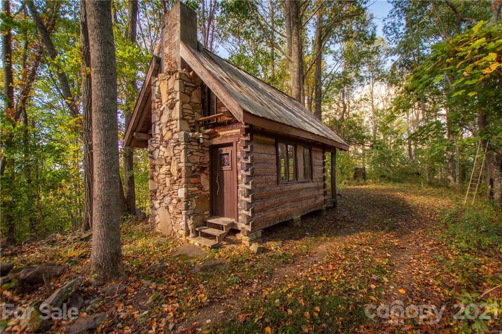 100 Sassafras Gap Rd., Asheville, NC 28804