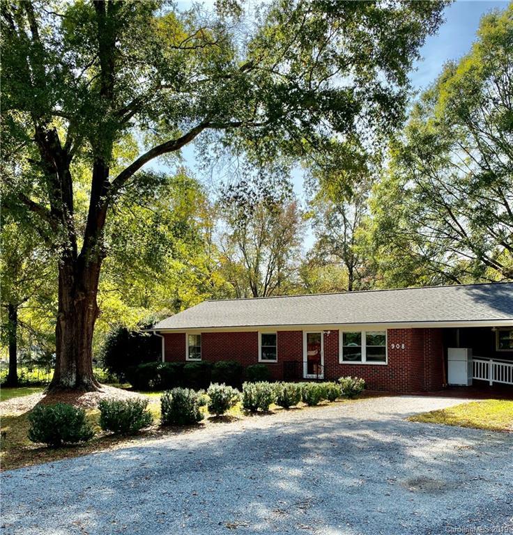 908 Linwood Rd., Mooresville, NC 28115