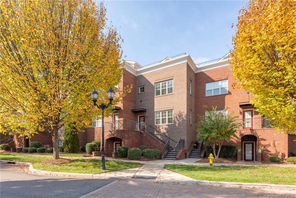 253 Harbour Place Dr., Davidson, NC 28036