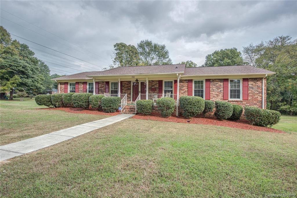 1900 Kingston Dr., Gastonia, NC 28052