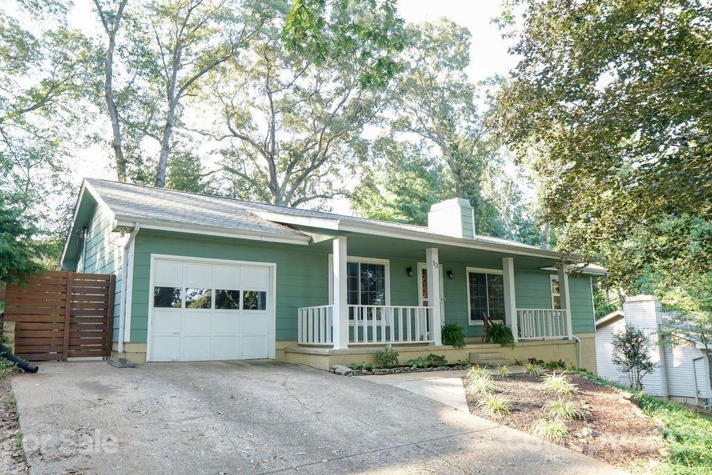 13 Woodfield Rd., Arden, NC 28704