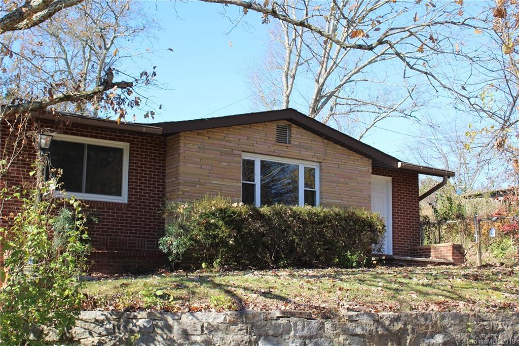 2211 N Edenburg St., Hendersonville, NC 28791