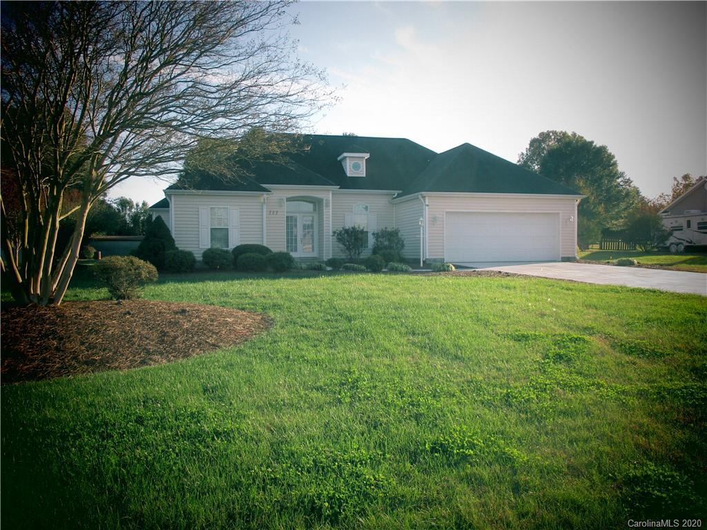 111 Mallory Ln., Statesville, NC 28625