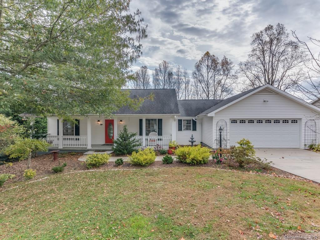 101 Red Cedar Dr., Hendersonville, NC 28792