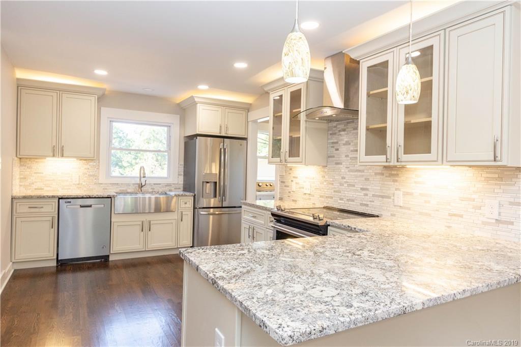 4616 Whispering Oaks Dr., Charlotte, NC 28213