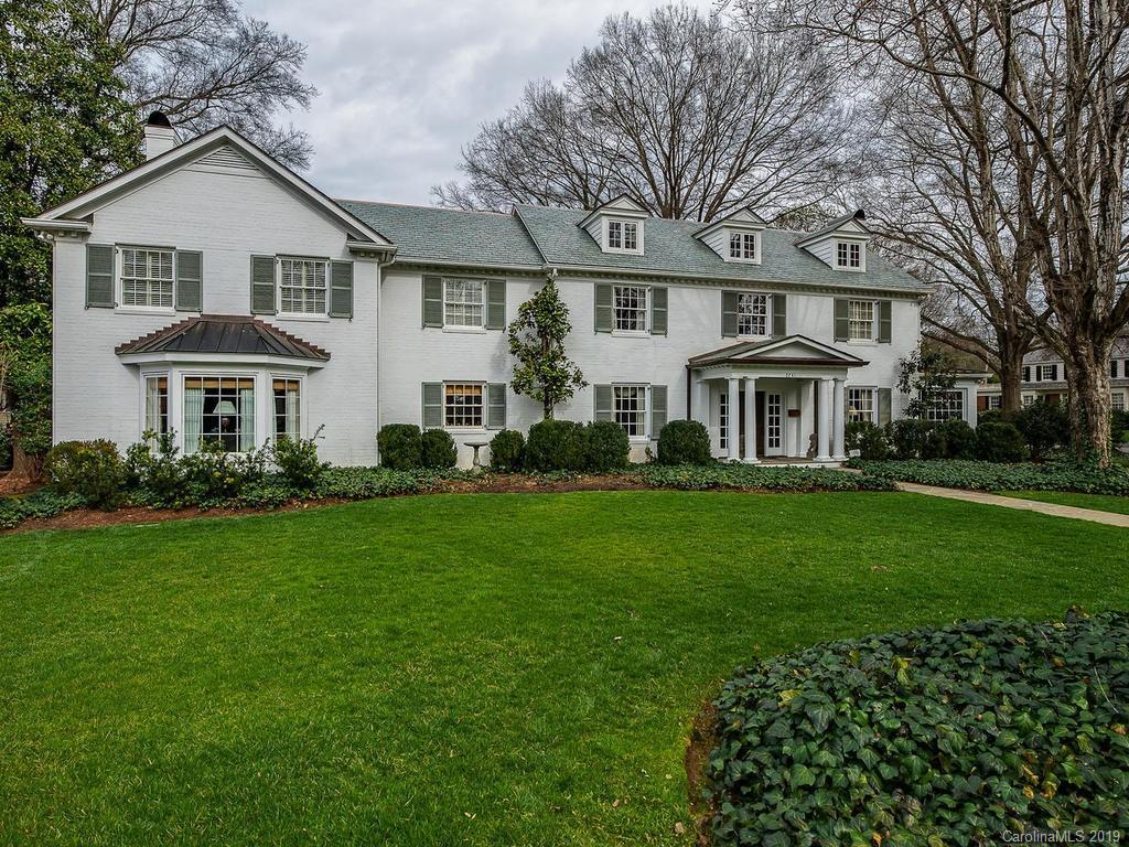 2241 Pinewood Cir., Charlotte, NC 28211