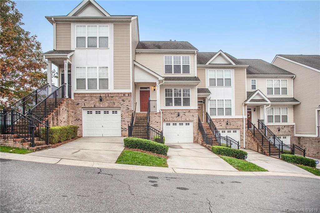 6037 Champions Crest Dr., Charlotte, NC 28269