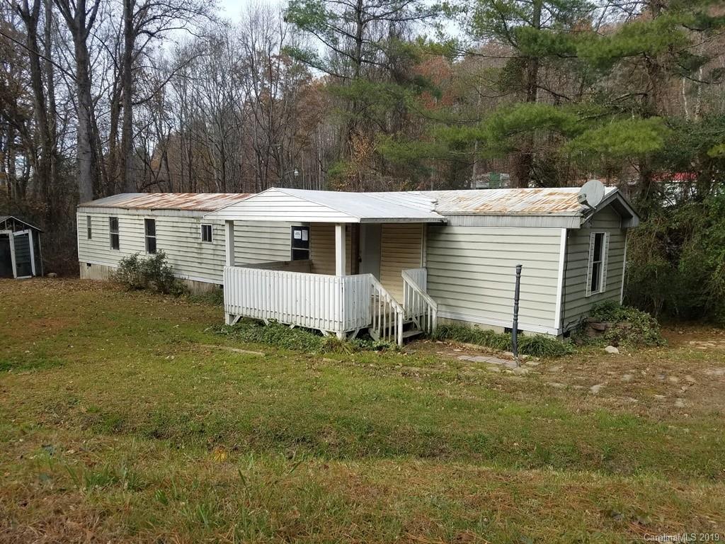 28 Massey Rd., Hendersonville, NC 28792