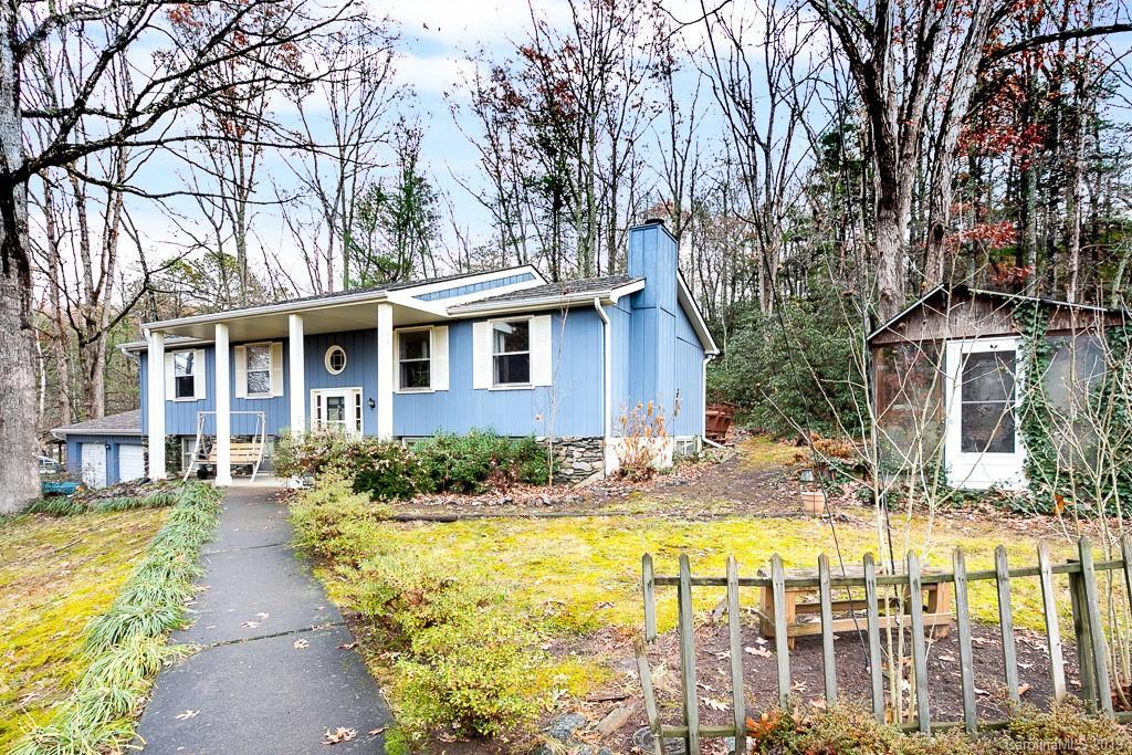 110 Chapman Dr., Hendersonville, NC 28792