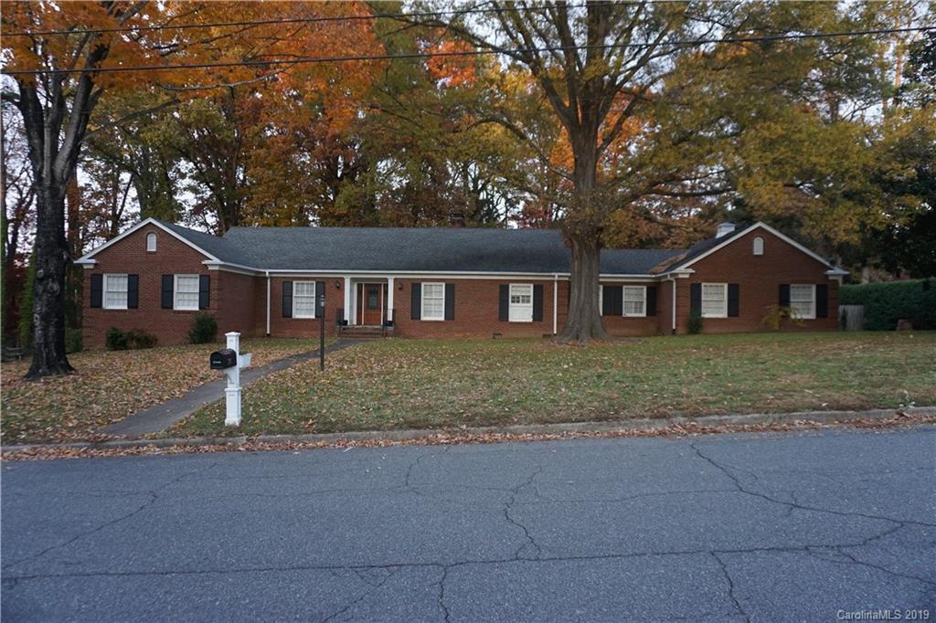 1340 Carmen Ln., Gastonia, NC 28054