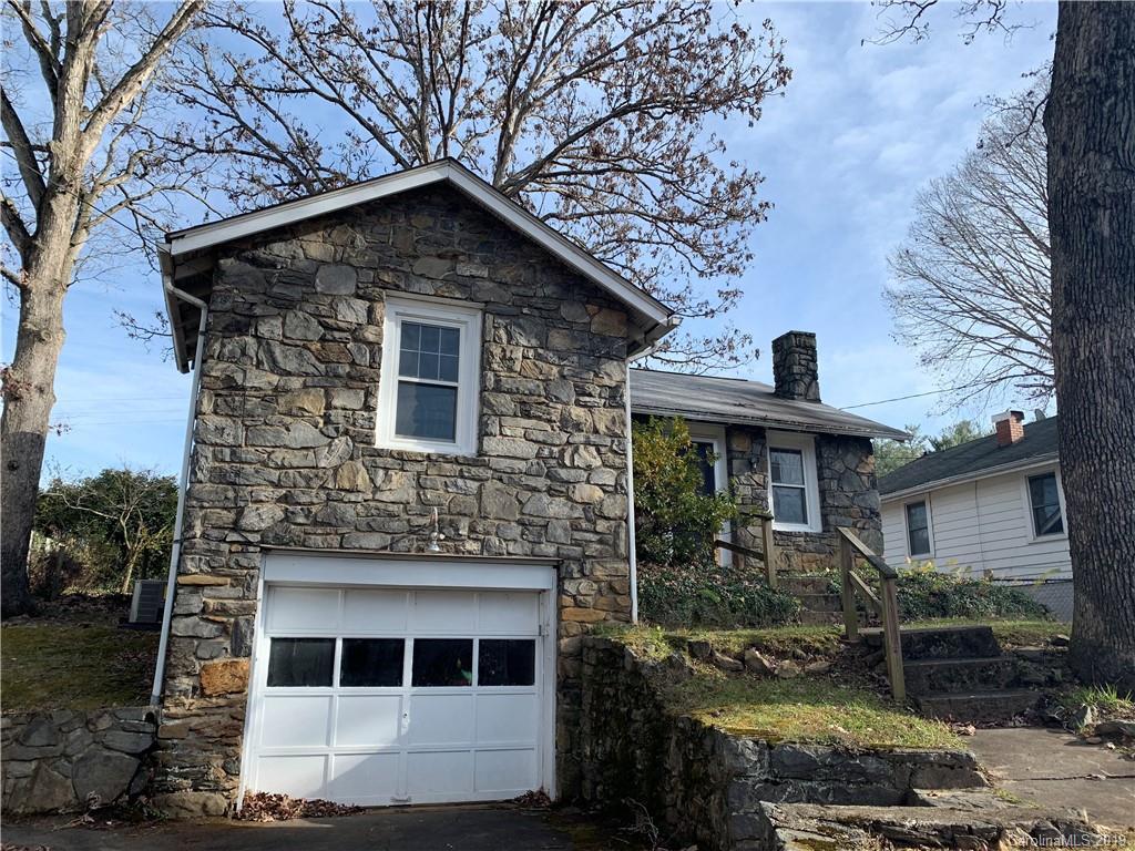 24 Oteen Park Pl., Asheville, NC 28805
