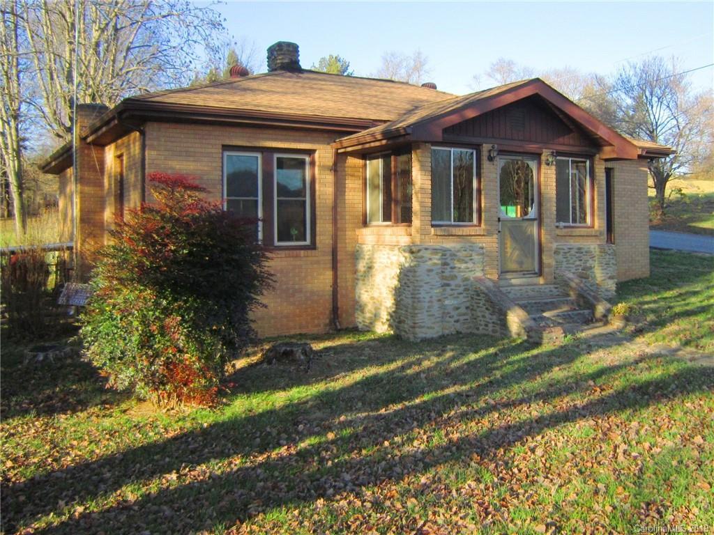 11 Palmer Hill Dr., Waynesville, NC 28786