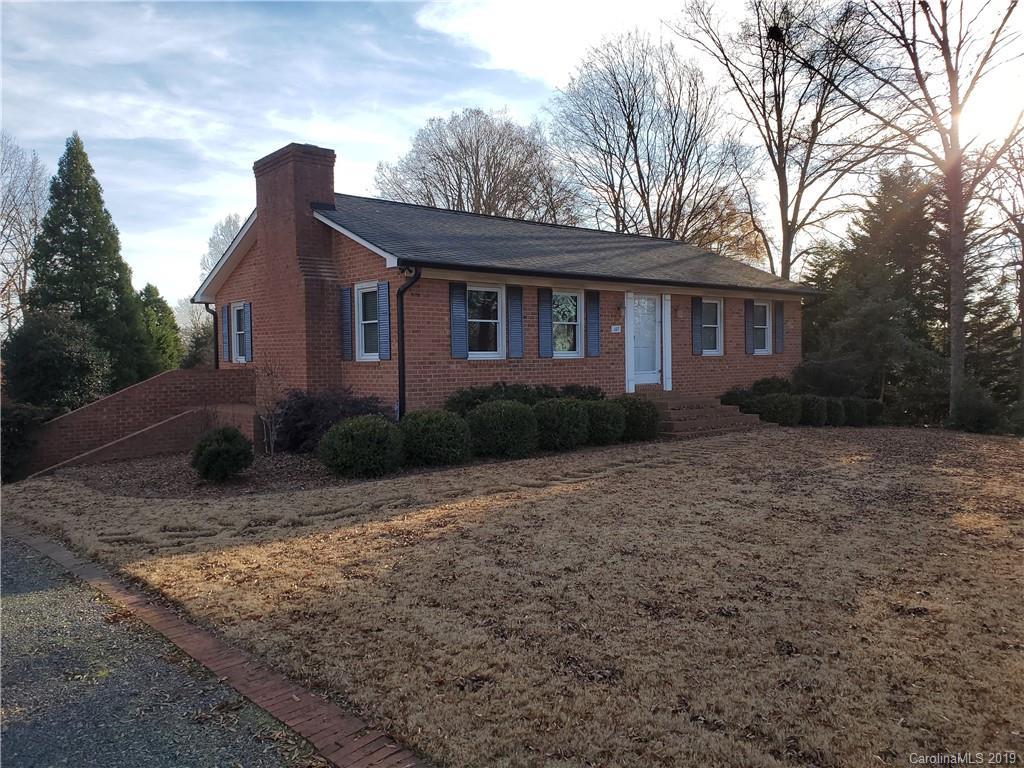 107 Piedmont Dr., Kannapolis, NC 28081