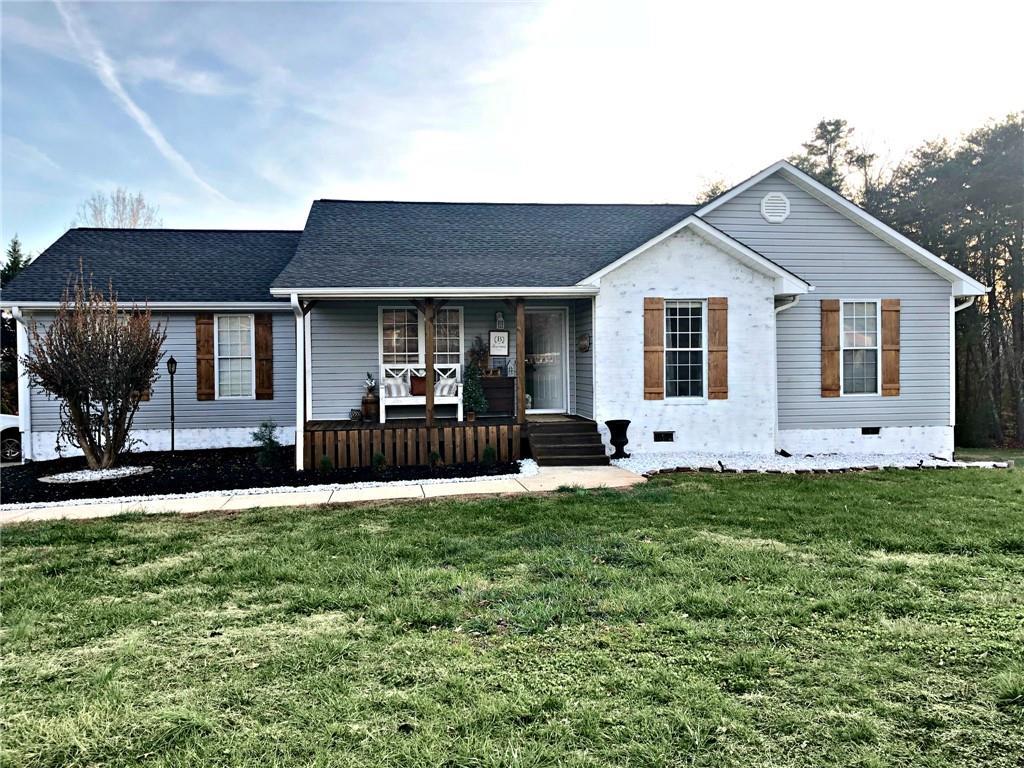 7436 J Carswell St., Hickory, NC 28602