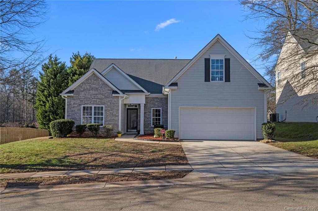 2417 Oakdale Creek Ln., Charlotte, NC 28216