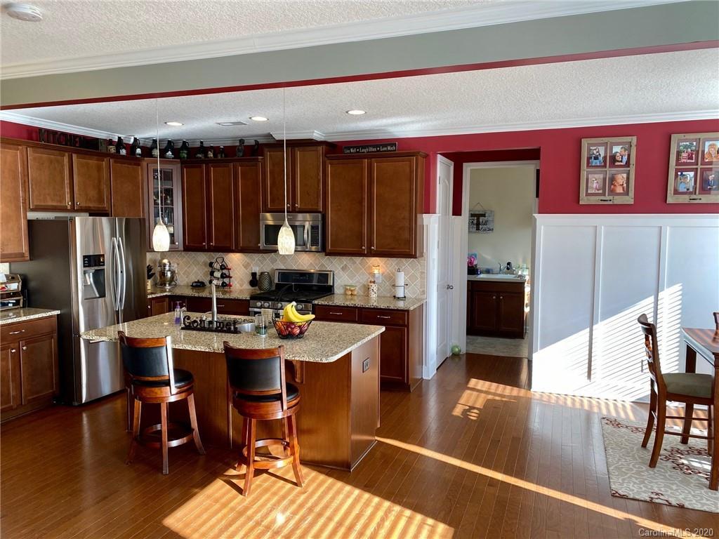 104 Edenton Ln., Mooresville, NC 28117