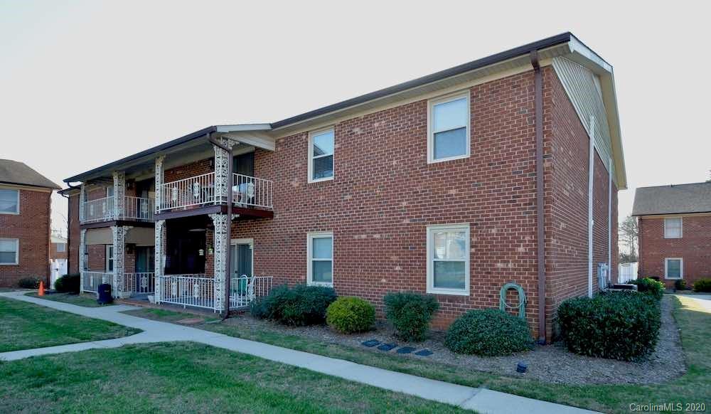 2135 Carriage Woods Ln., Kannapolis, NC 28081