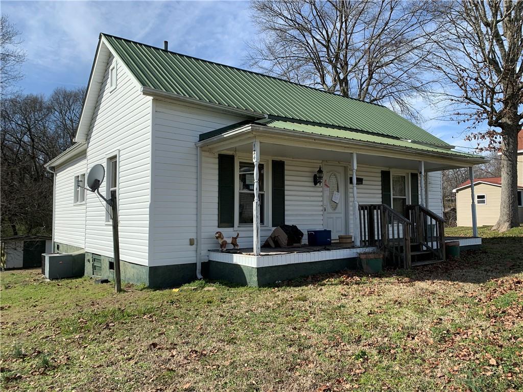 124 D St., Lincolnton, NC 28618