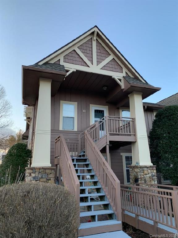 902 Deermouse Way, Hendersonville, NC 28792