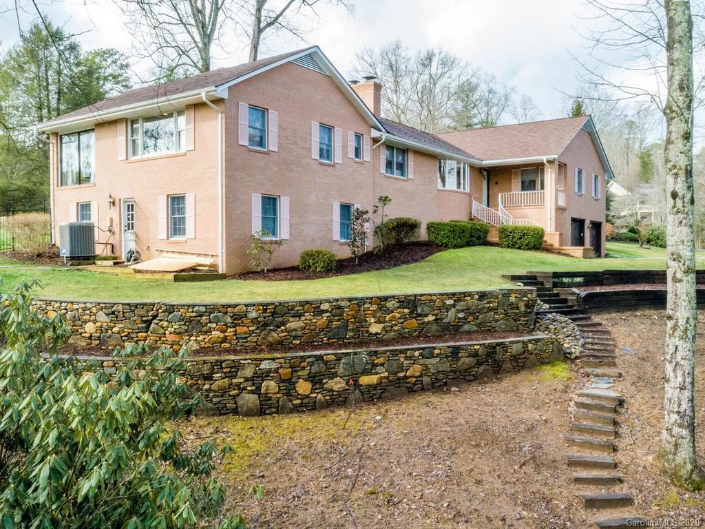 12 W Fairway Dr., Etowah, NC 28729