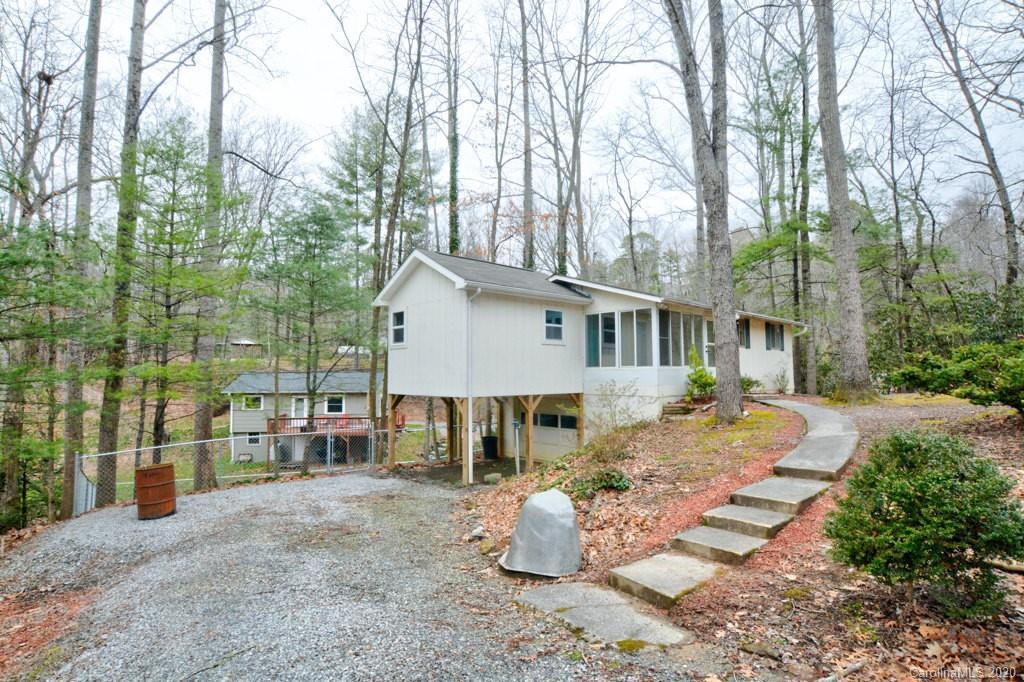 371 Blooming Laurel Dr., Hendersonville, NC 28792