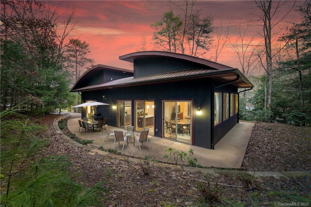 9 Donnybrook Ct., Asheville, NC 28806