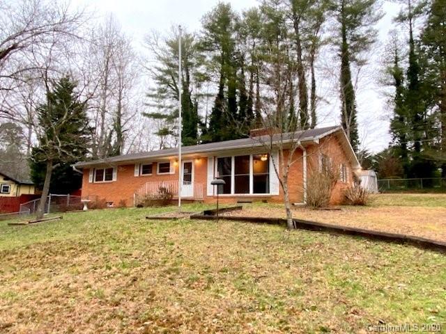 2034 Henderson St., Hendersonville, NC 28739