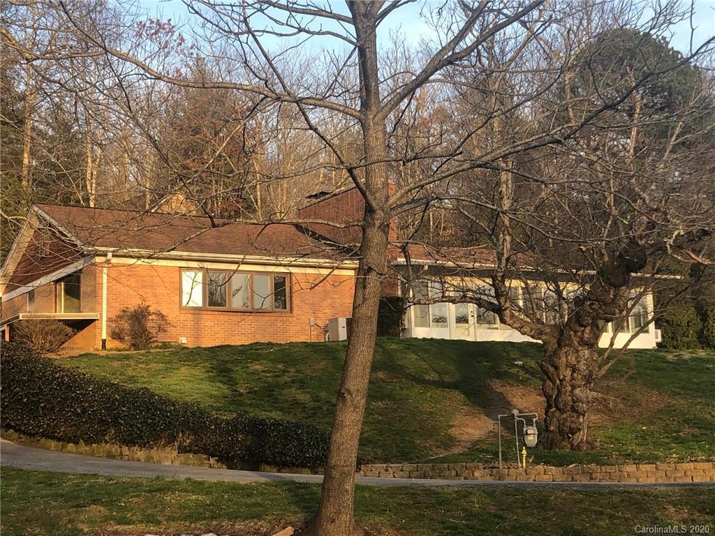 1279 Howard Gap Rd., Hendersonville, NC 28792