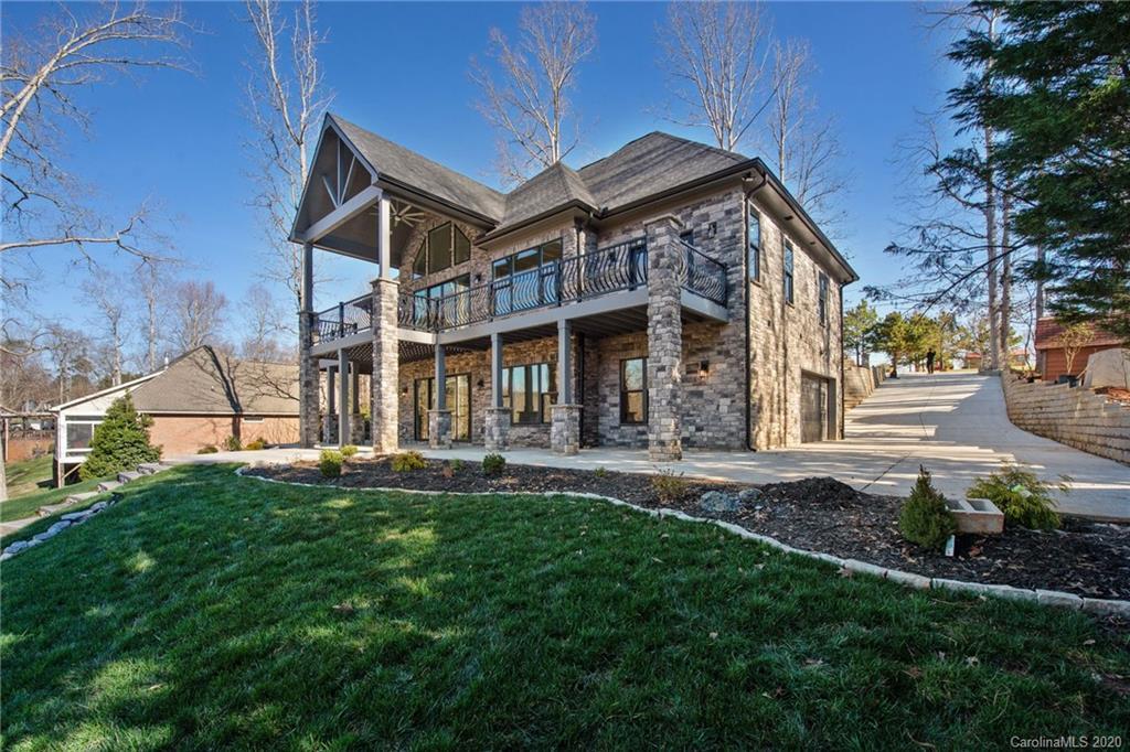 7057 Tallent Ct., Sherrills Ford, NC 28673