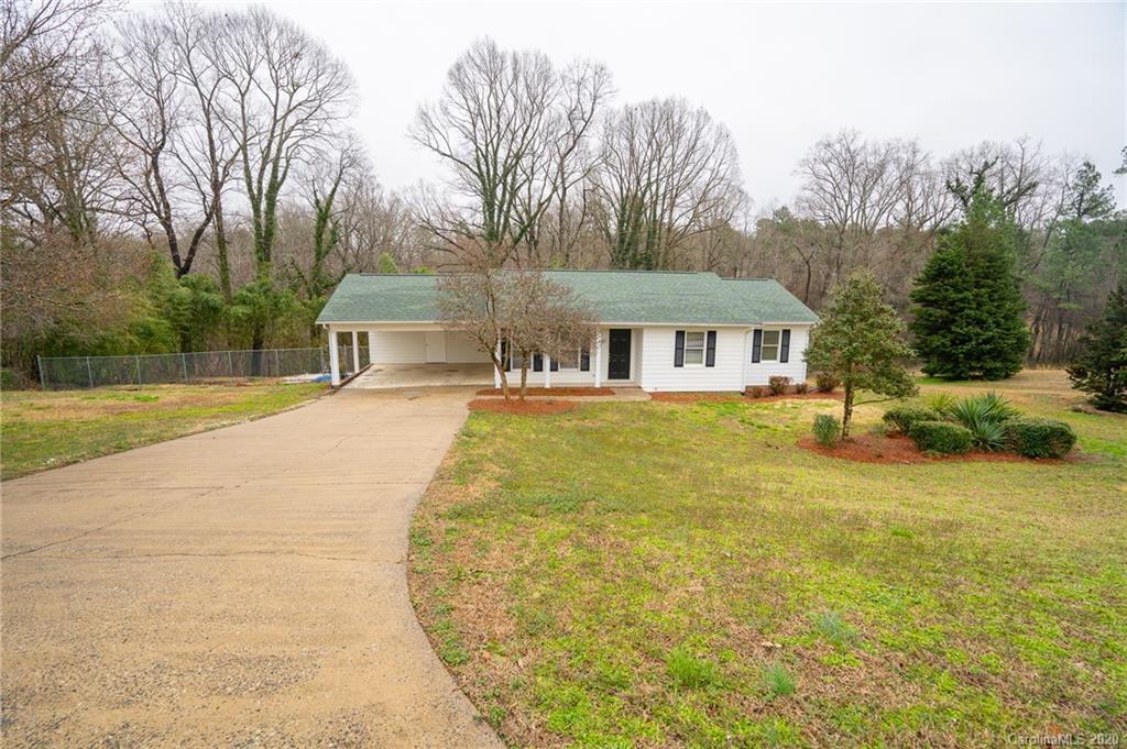 1088 Carpenter Dr., Lincolnton, NC 28092
