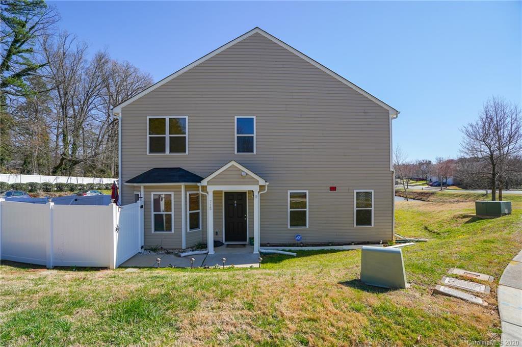 715 Plaza Walk Dr., Charlotte, NC 28215