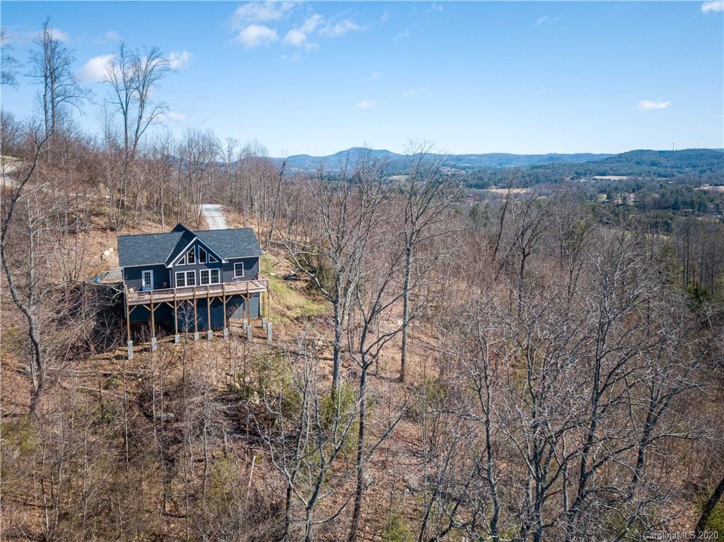 179 Bodges Ln., Hendersonville, NC 28792