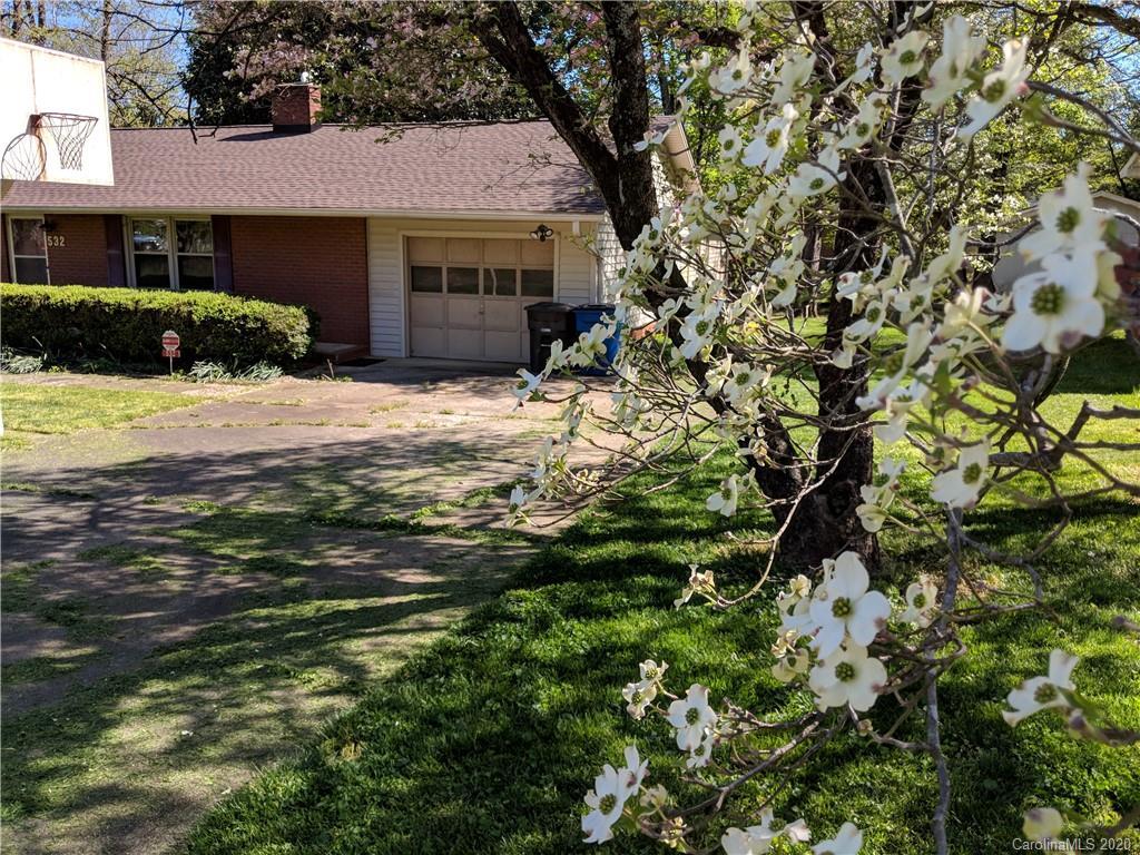 532 Carolina Ave., Statesville, NC 28677