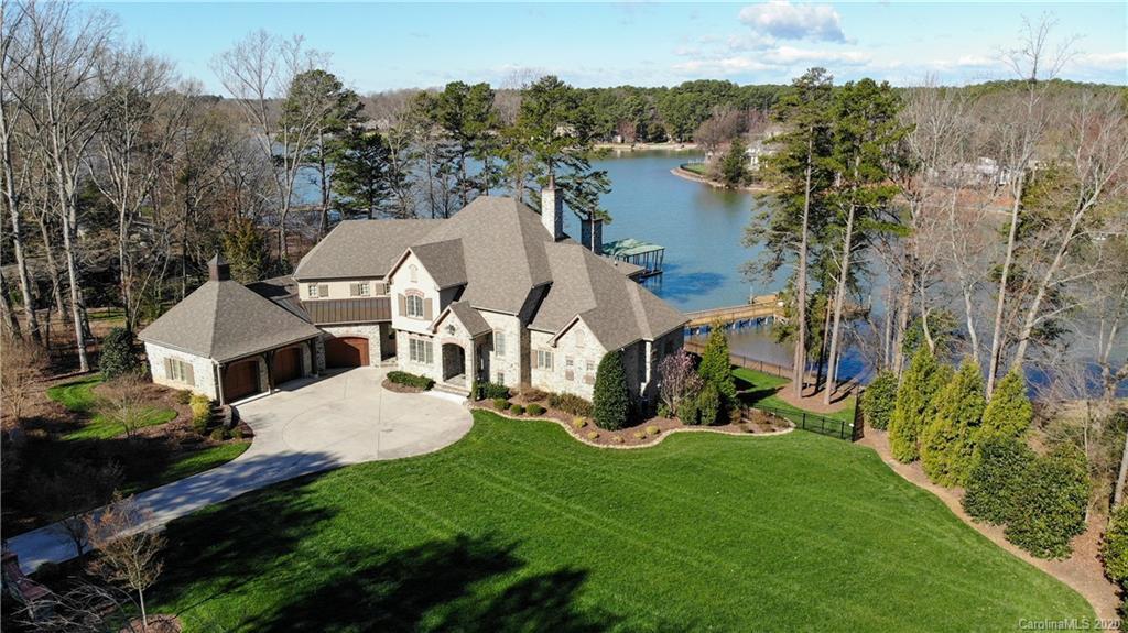 112 Yellow Jacket Cir., Mooresville, NC 28117