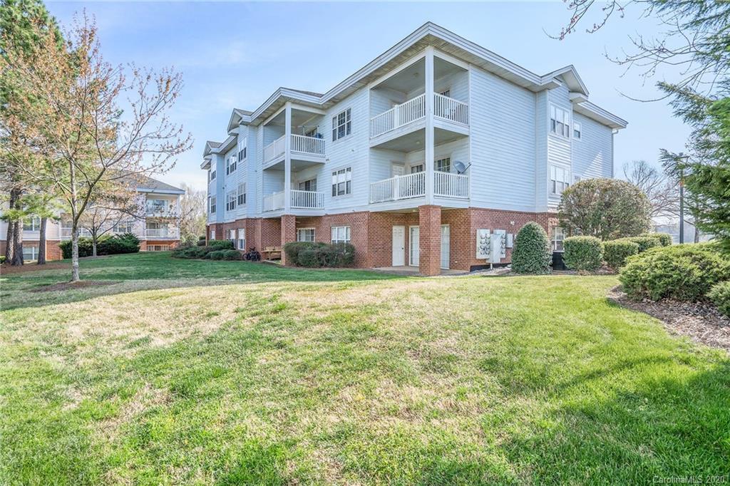 8631 Coralbell Ln., Charlotte, NC 28213