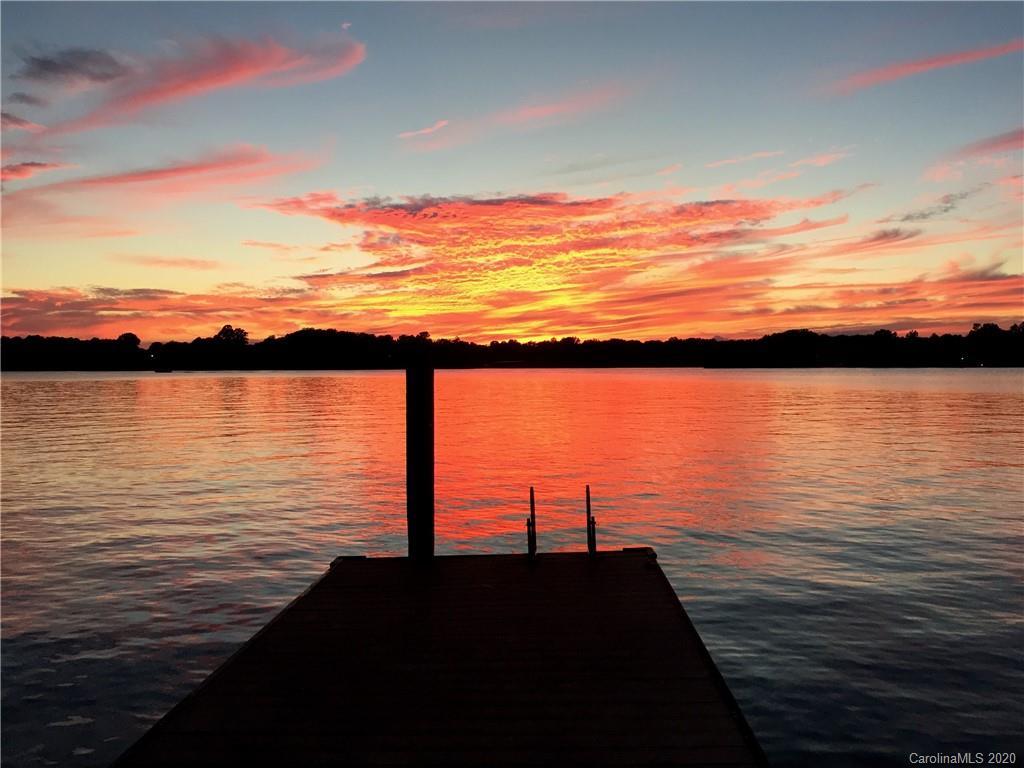 141 Lakefront Dr., Mooresville, NC 28117