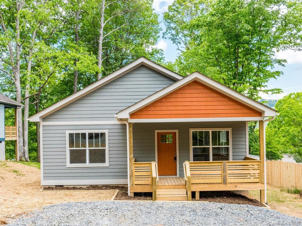 21 Penelope St., Black Mountain, NC 28711