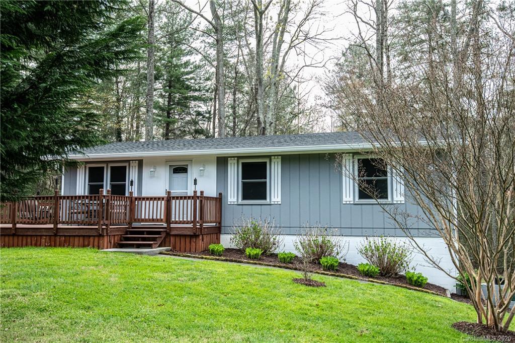 69 Broyles Rd., Hendersonville, NC 28791