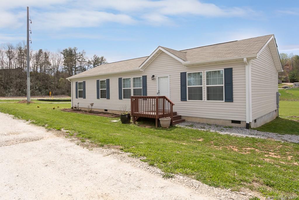 978 Chestnut Gap Rd., Hendersonville, NC 28792