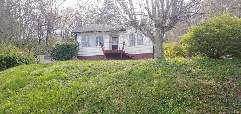 25 Yarborough St., Waynesville, NC 28786