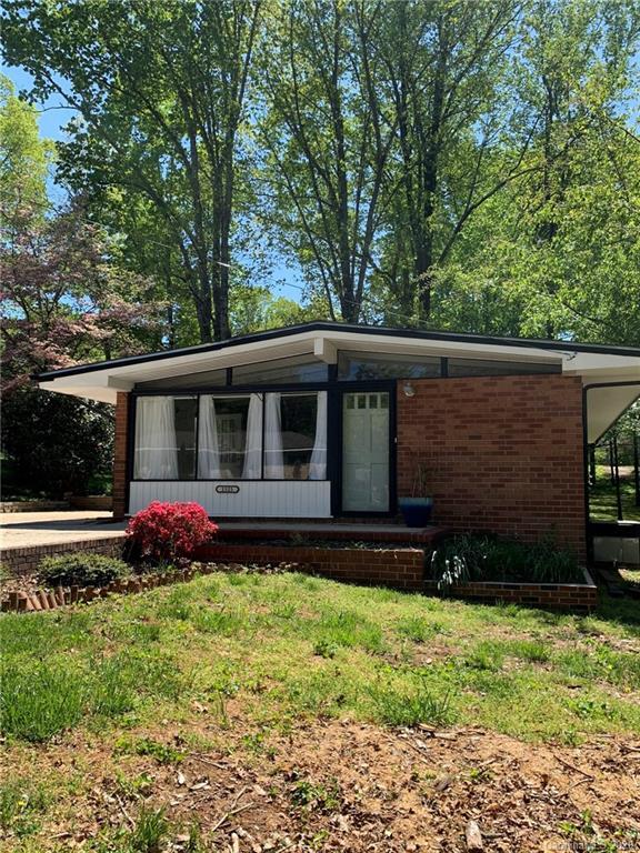 1525 Melviney St., Statesville, NC 28677