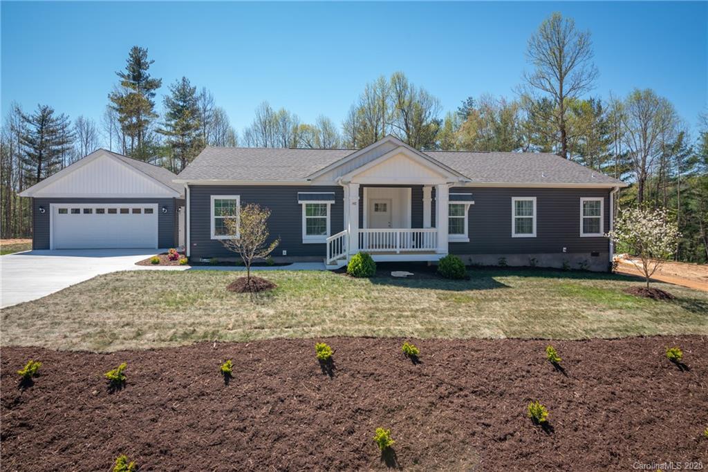 142 Moss Hill Dr., Hendersonville, NC 28792