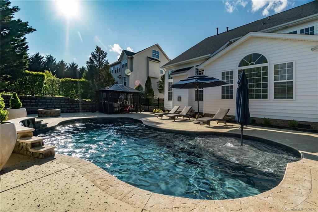 1005 Woodkirk Ln., Matthews, NC 28104