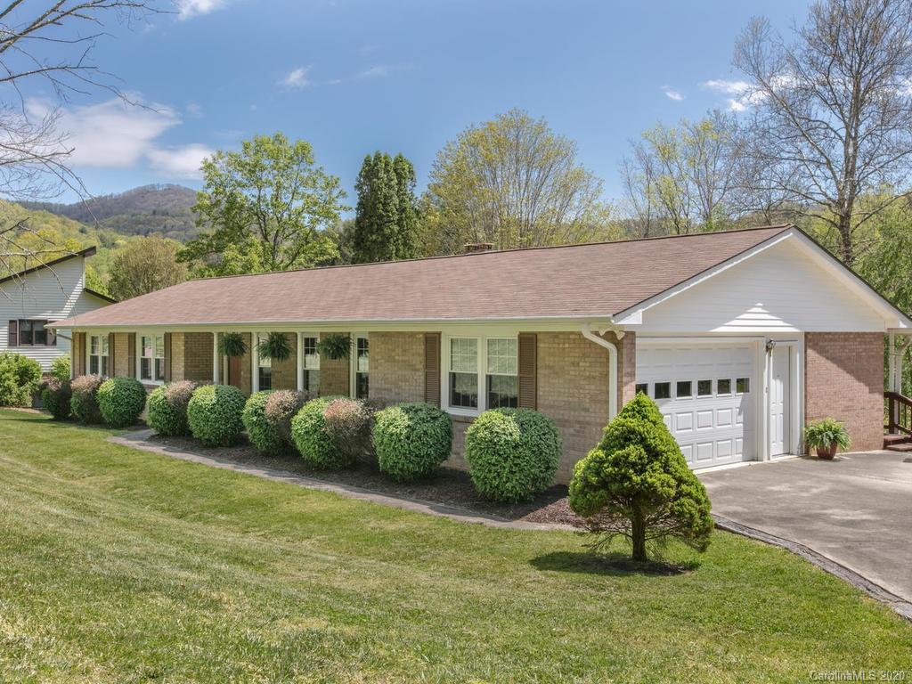 28 Woodbury Rd., Asheville, NC 28804