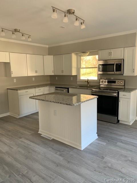 328 Sundown Rd., Mooresville, NC 28117