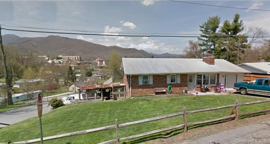 15 Oak St., Waynesville, NC 28786