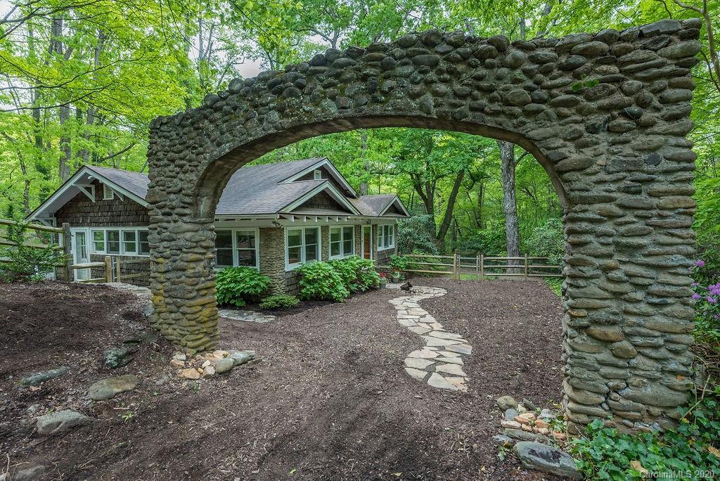 179 Sunset Dr., Black Mountain, NC 28711