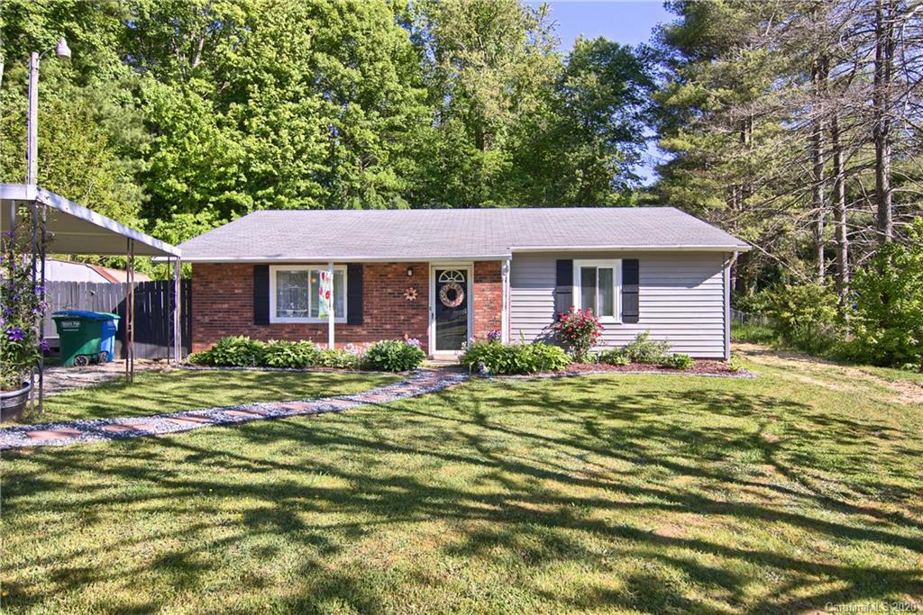 10 Waterford Ct., Asheville, NC 28806